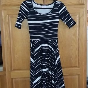 LulaRoe "Nicole" Dress size XS